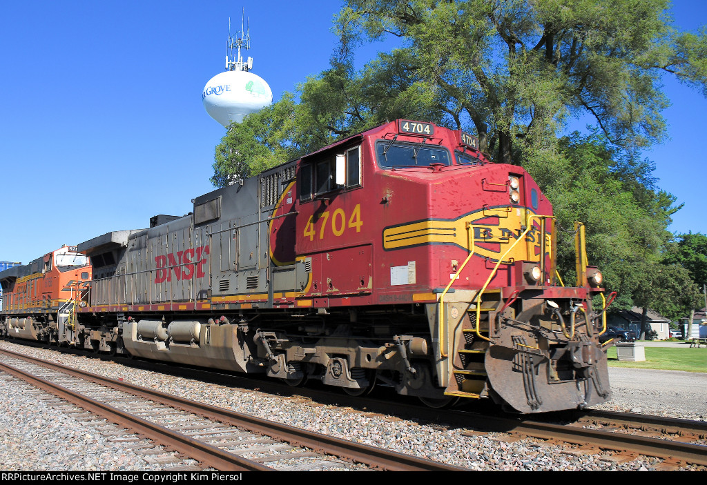 BNSF 4704